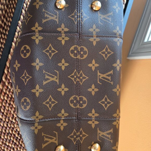 AUTHENTIC LOUIS VUITTON MONOGRAM CANVAS BAG - Picture 3 of 6
